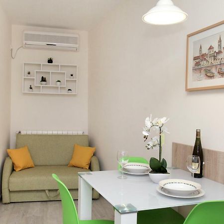 Apartments Viki Trogir Eksteriør bilde