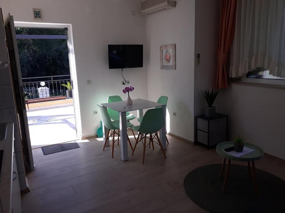 Apartments Viki Trogir Eksteriør bilde