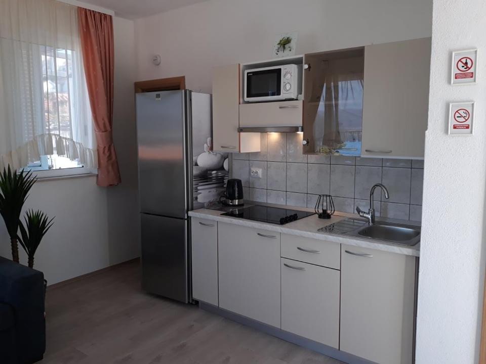 Apartments Viki Trogir Eksteriør bilde