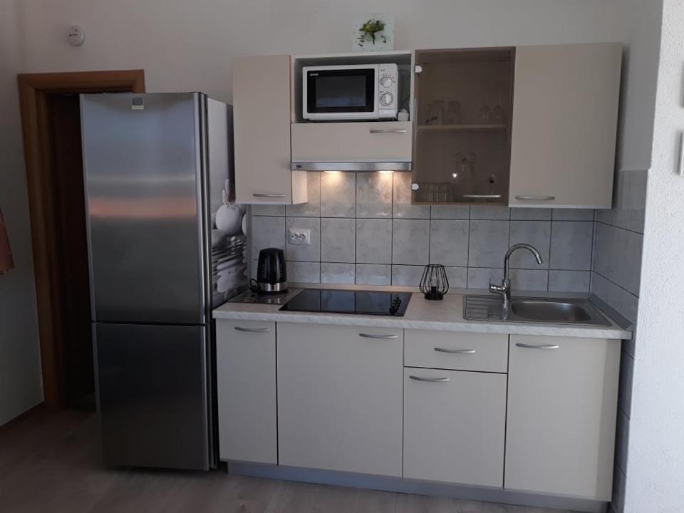 Apartments Viki Trogir Eksteriør bilde