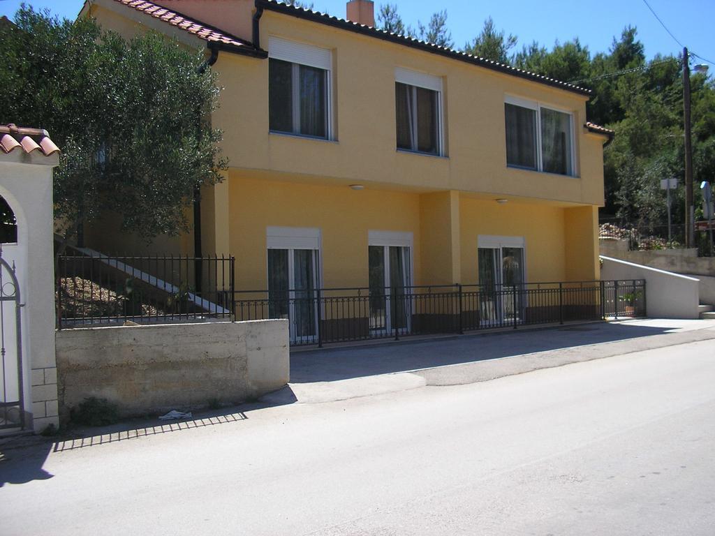 Apartments Viki Trogir Eksteriør bilde