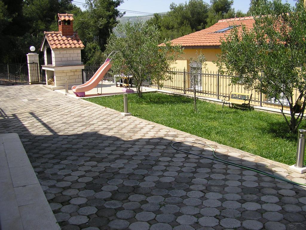 Apartments Viki Trogir Eksteriør bilde