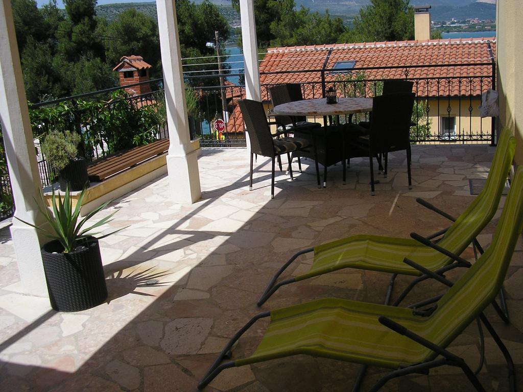 Apartments Viki Trogir Eksteriør bilde