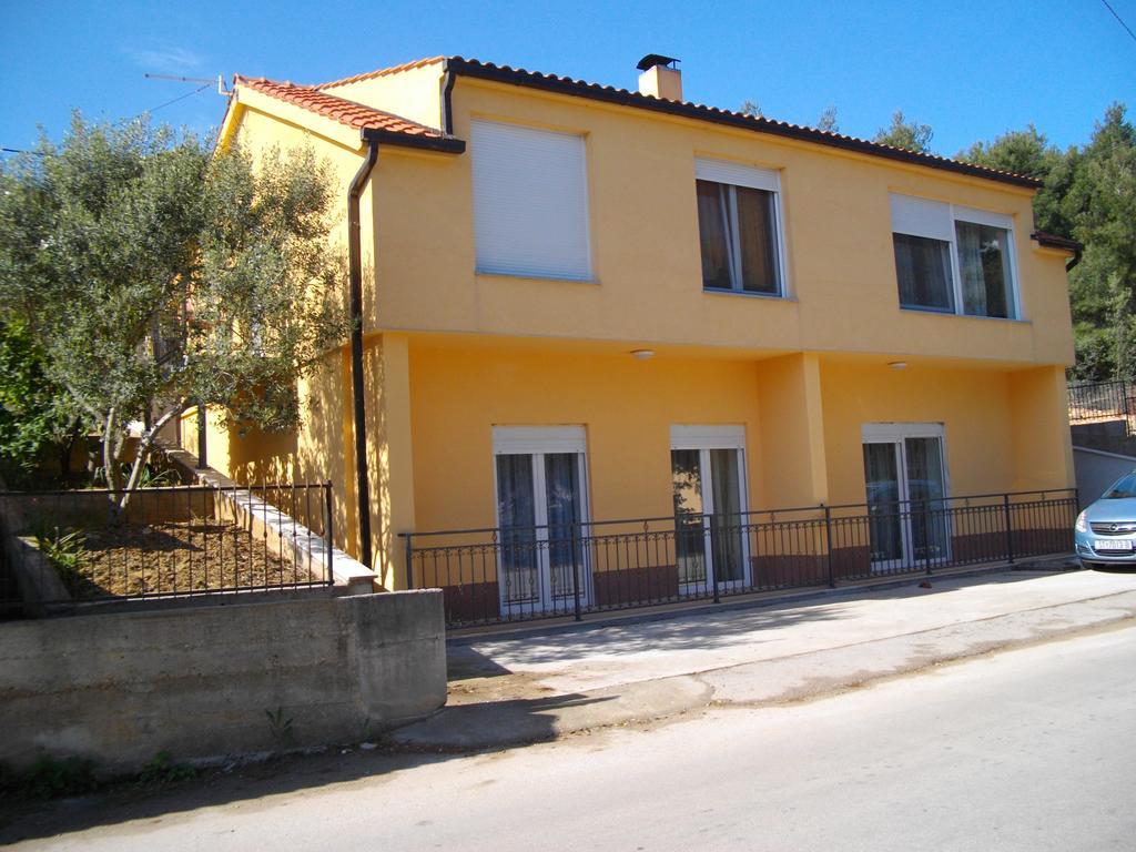 Apartments Viki Trogir Eksteriør bilde