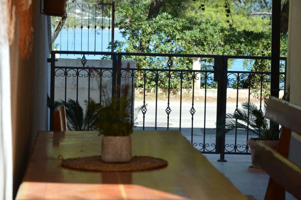 Apartments Viki Trogir Eksteriør bilde