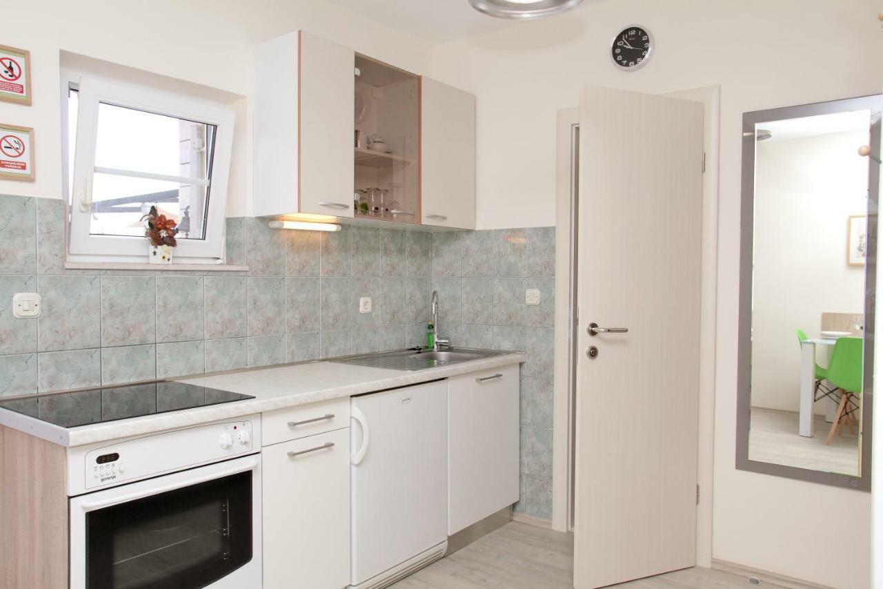 Apartments Viki Trogir Eksteriør bilde
