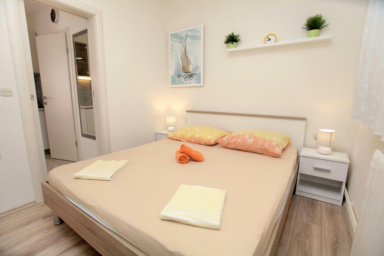 Apartments Viki Trogir Eksteriør bilde