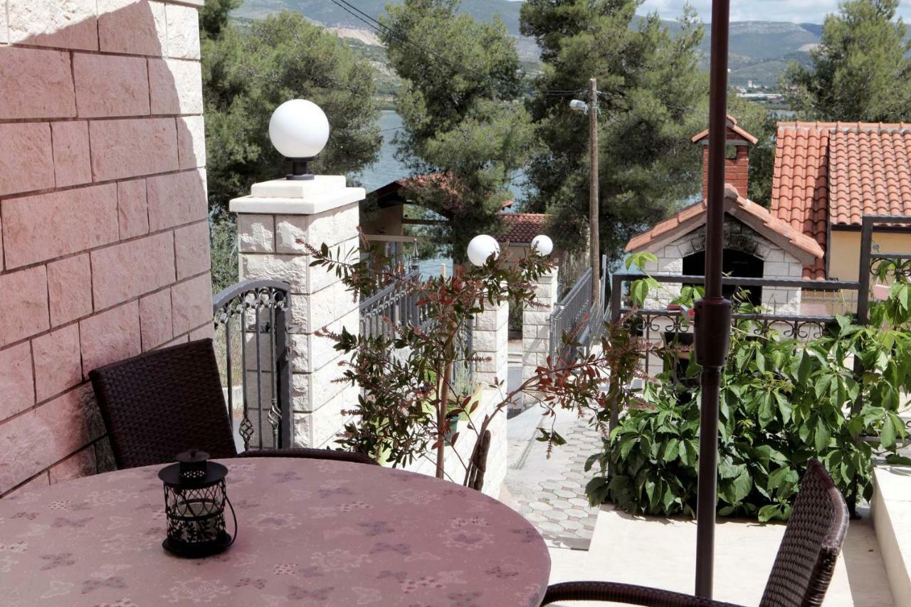 Apartments Viki Trogir Eksteriør bilde