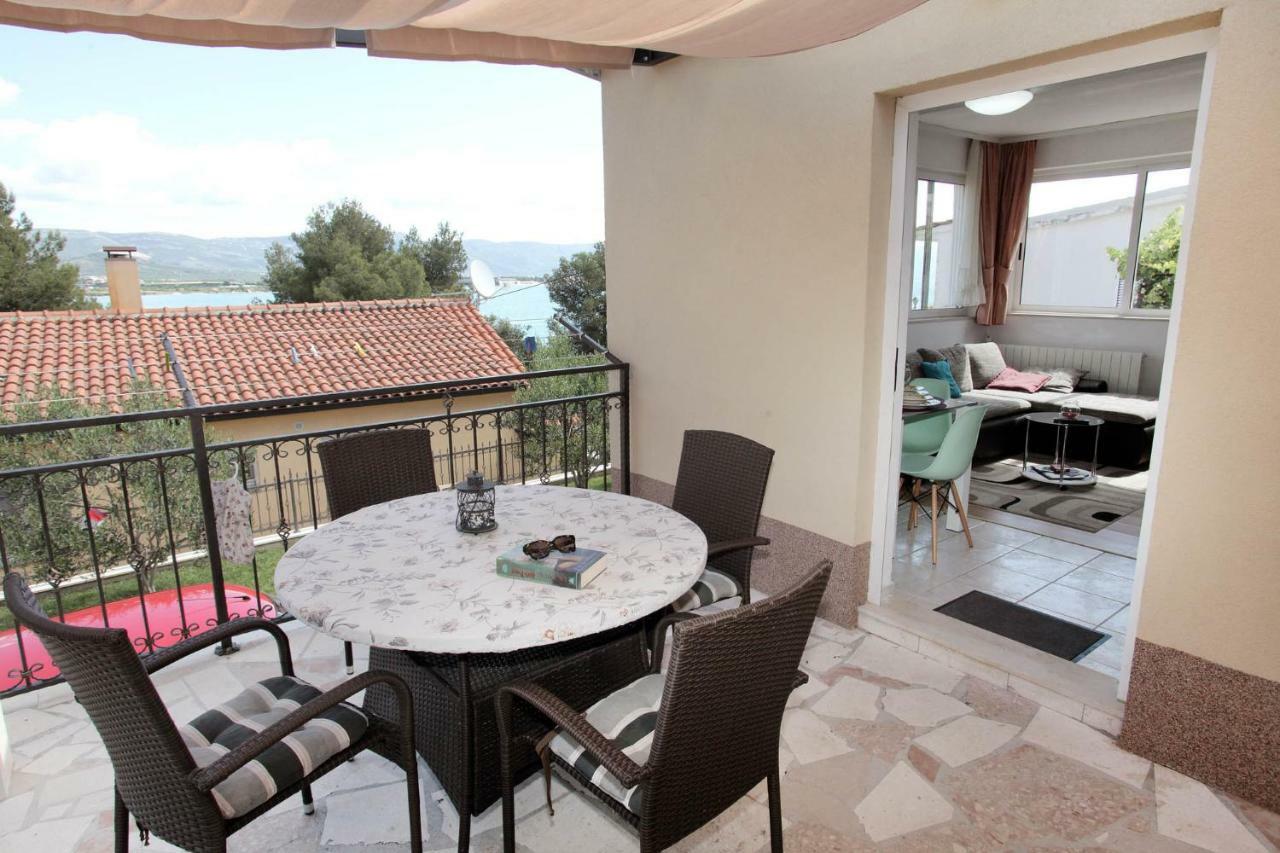 Apartments Viki Trogir Eksteriør bilde