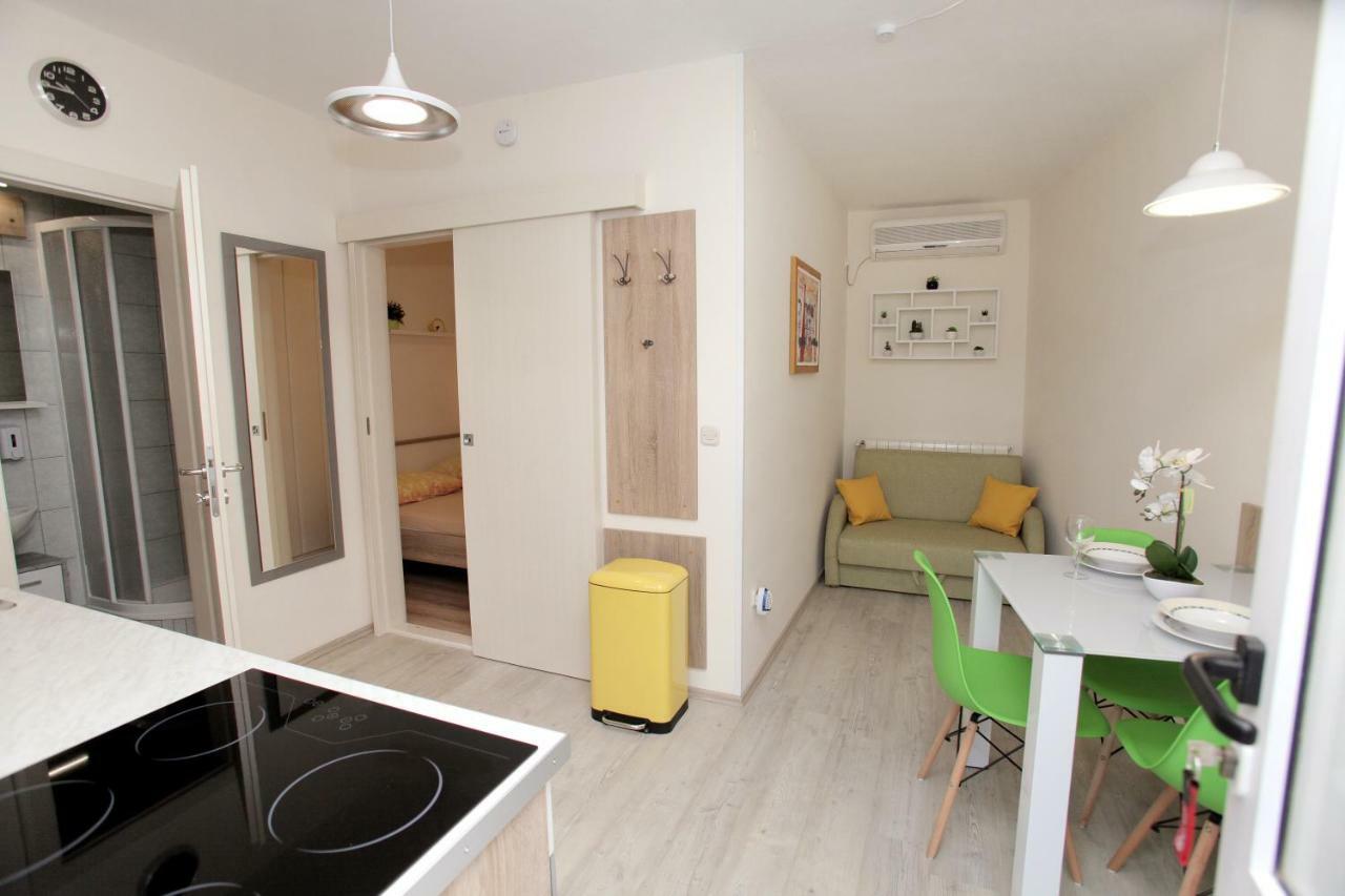 Apartments Viki Trogir Eksteriør bilde